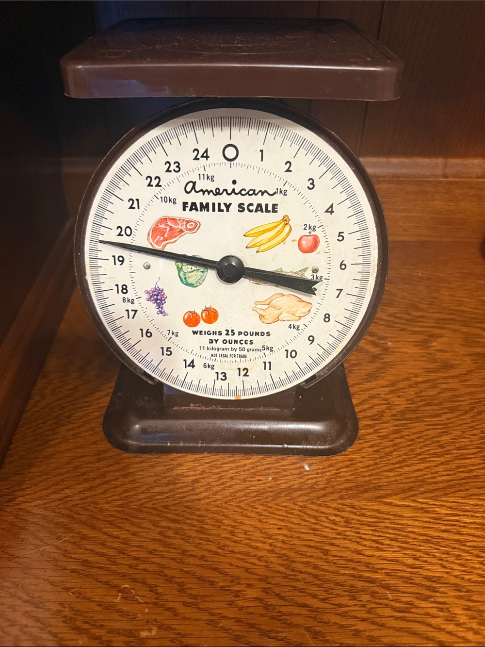 Vintage-Style Brown Kitchen Scale